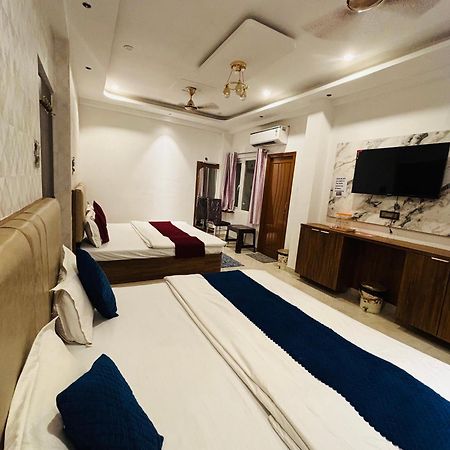 Mm Grand Hotel Varanasi Eksteriør billede