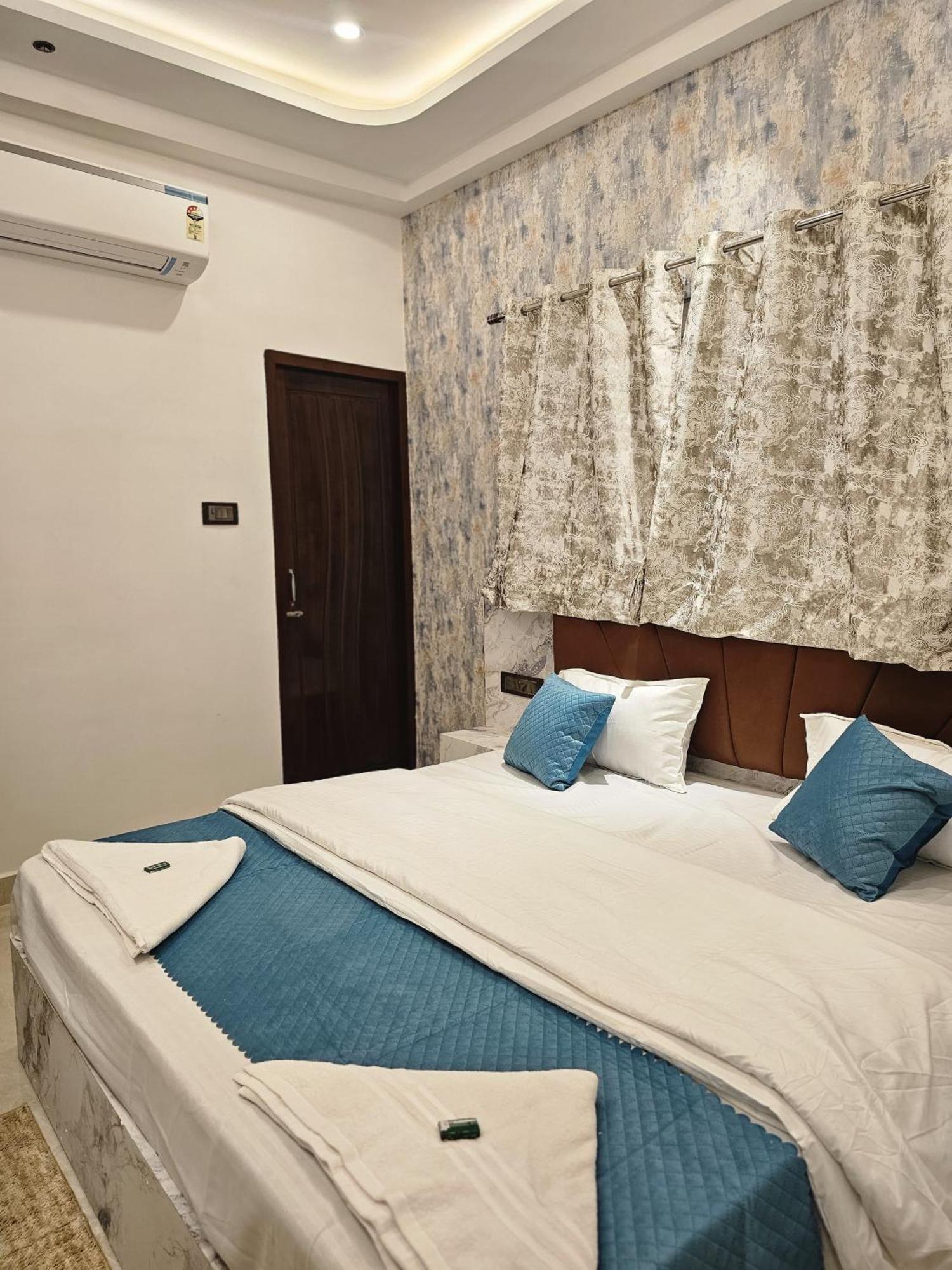 Mm Grand Hotel Varanasi Eksteriør billede