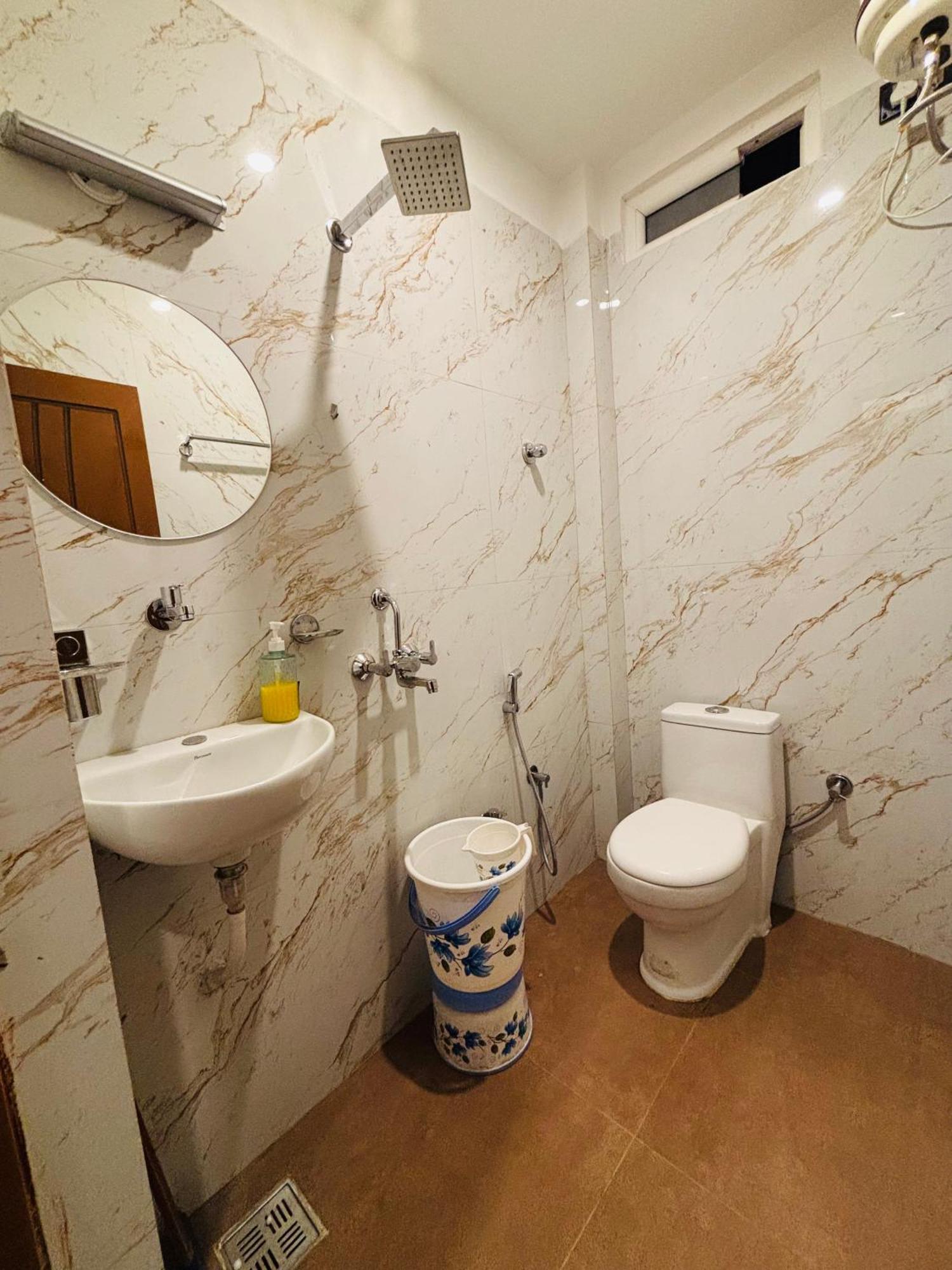 Mm Grand Hotel Varanasi Eksteriør billede